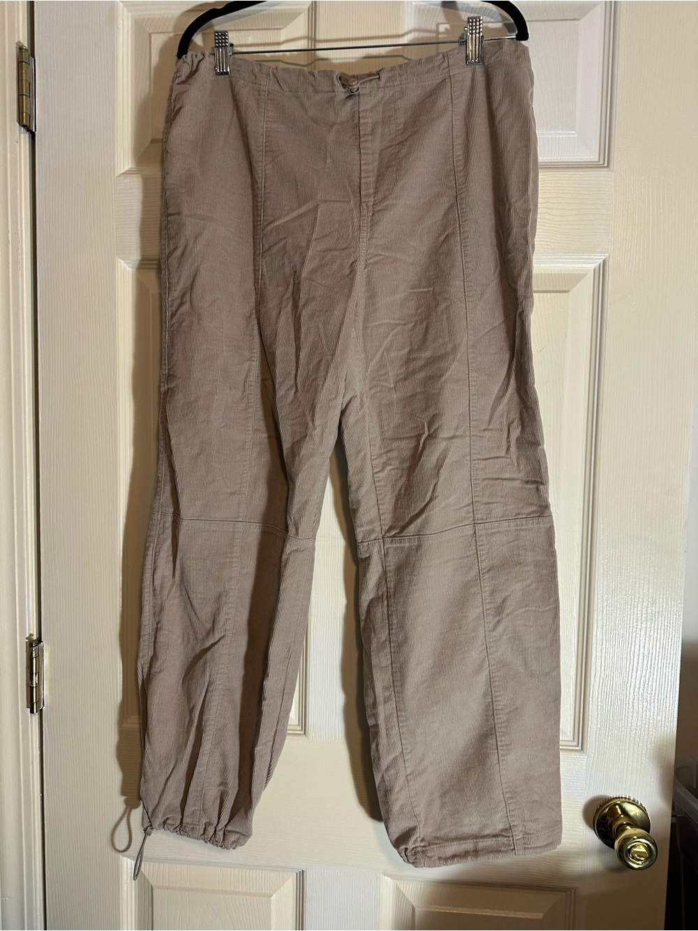 Casual Women's Taupe Drawstring Hem Joggers